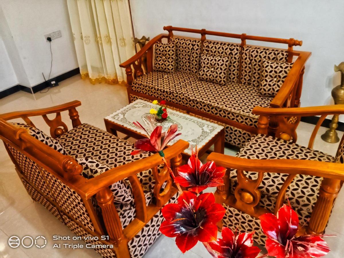 Relax Homestay Тангалла Экстерьер фото